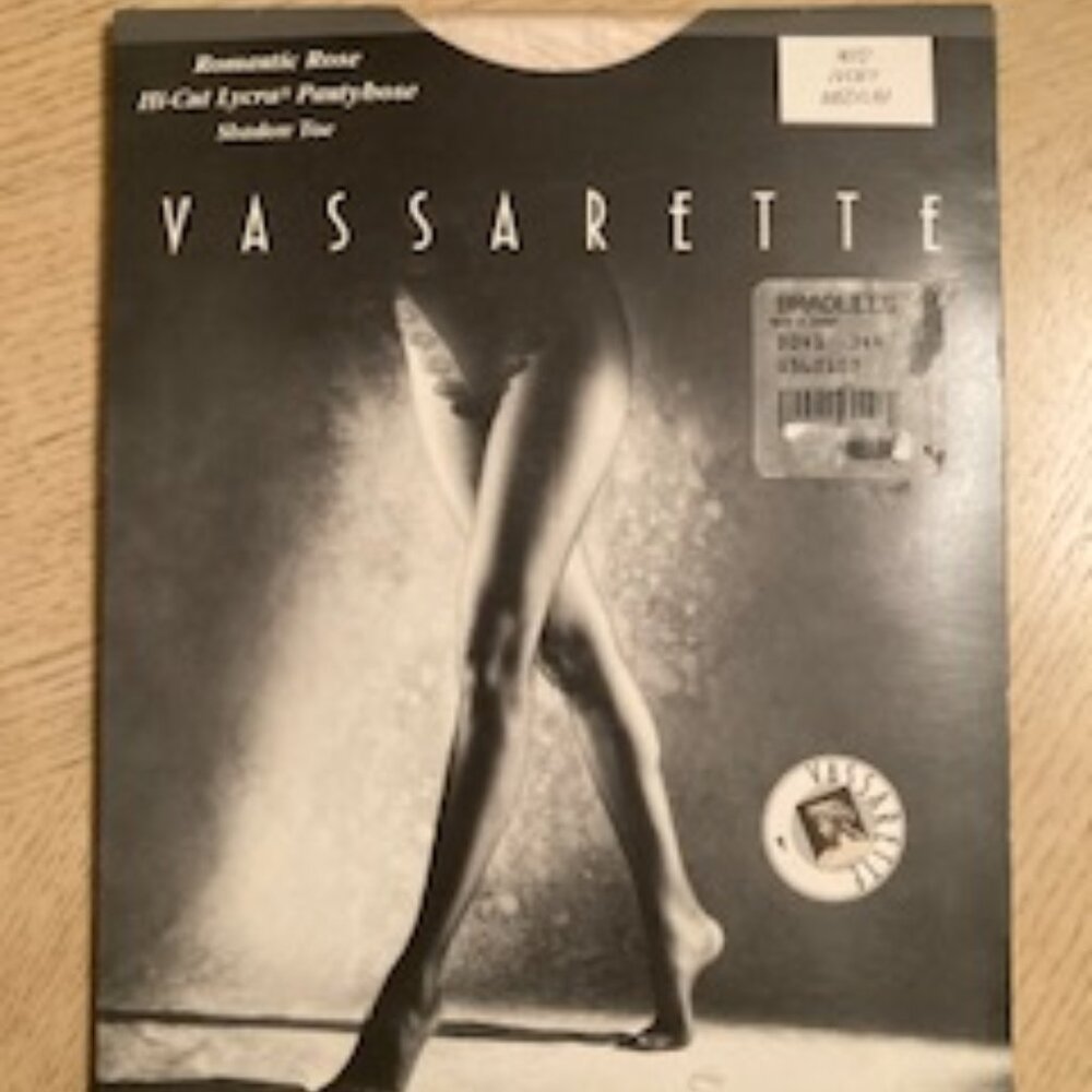 Six Pair of Vintage Women's Pantyhose - a "Mix of Mediums", NEW - Picture 3 of 7